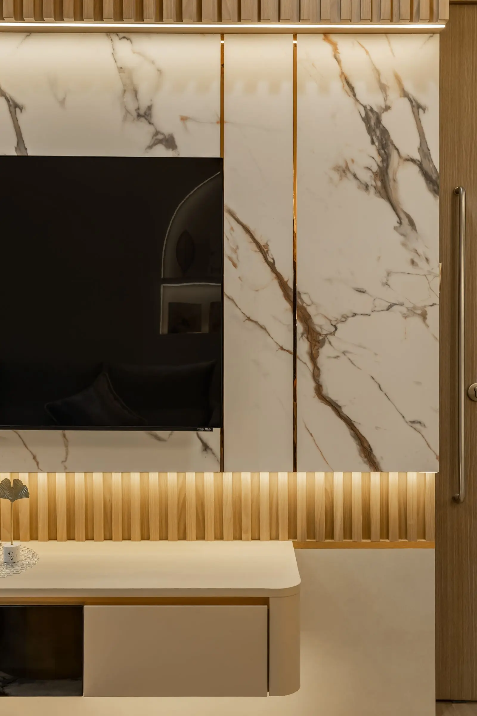 Vertical built-in detail at 125A Tengah Drive