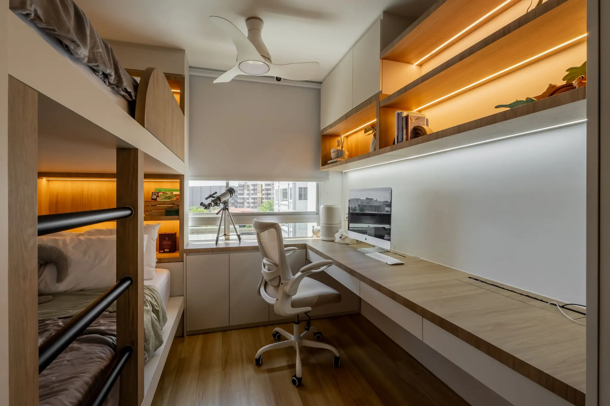 Built-in bunk bed and storage wall at 248 Pasir Ris