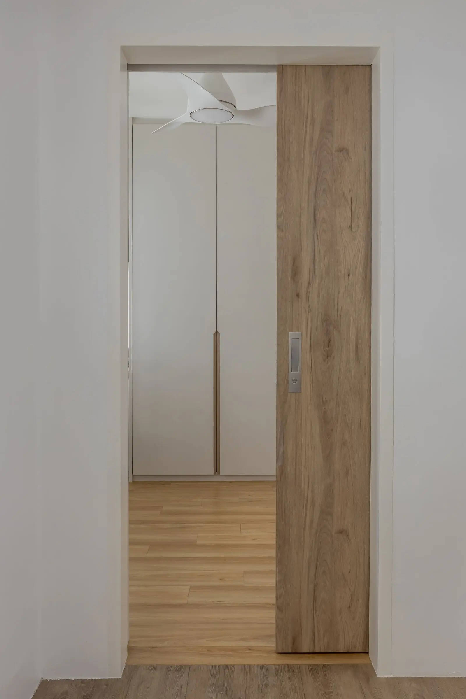 Vertical built-in bedroom detail at 248 Pasir Ris