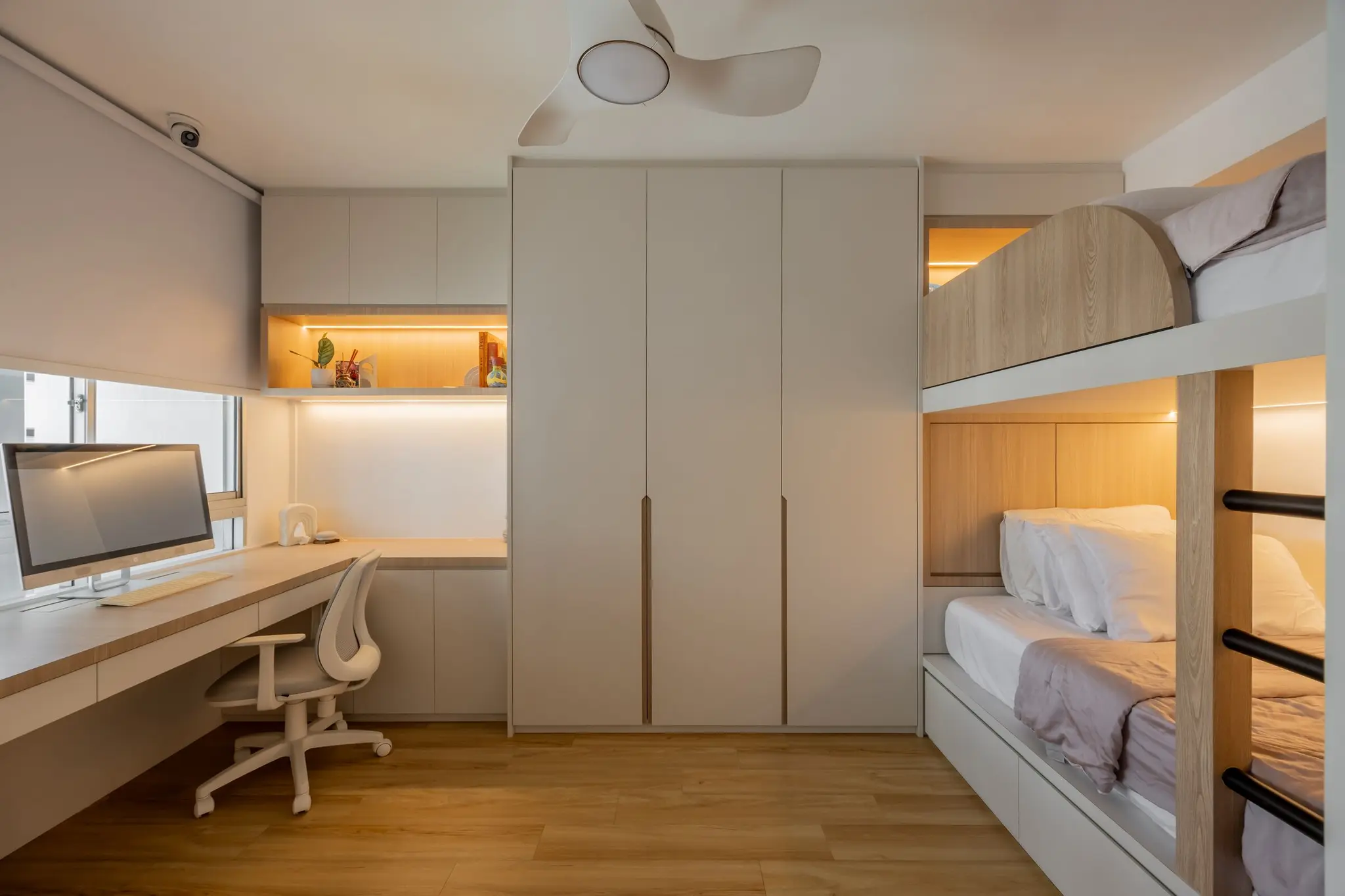 Built-in bedroom storage and bunk bed at 248 Pasir Ris