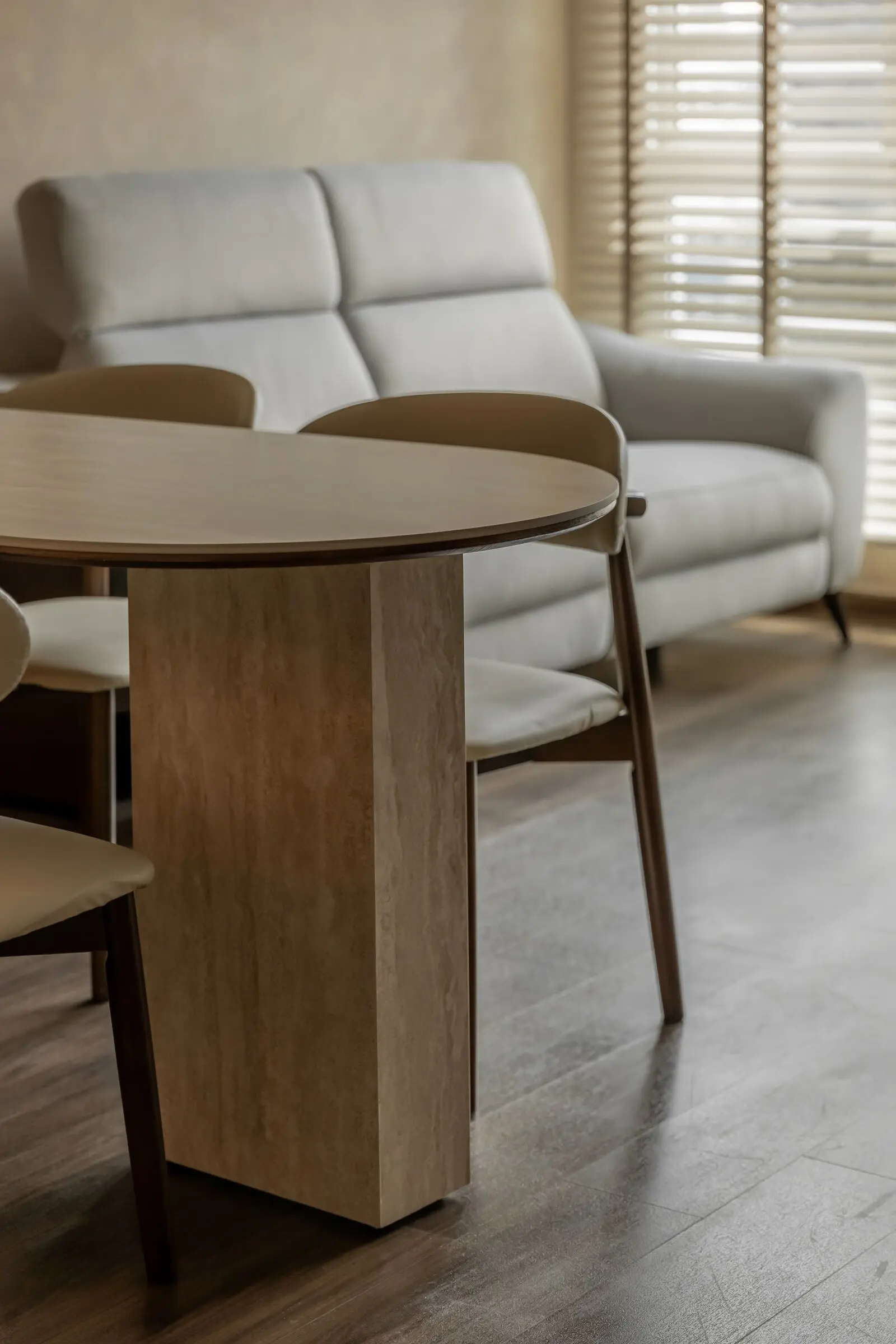 Vertical dining table detail at 268C Punggol Field